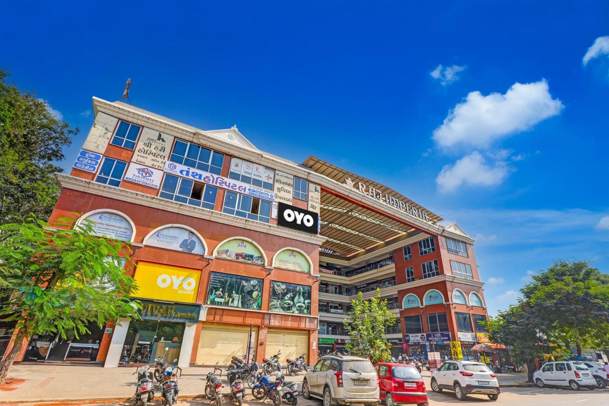Hotel O Lotus Hotel Сурат Екстер'єр фото