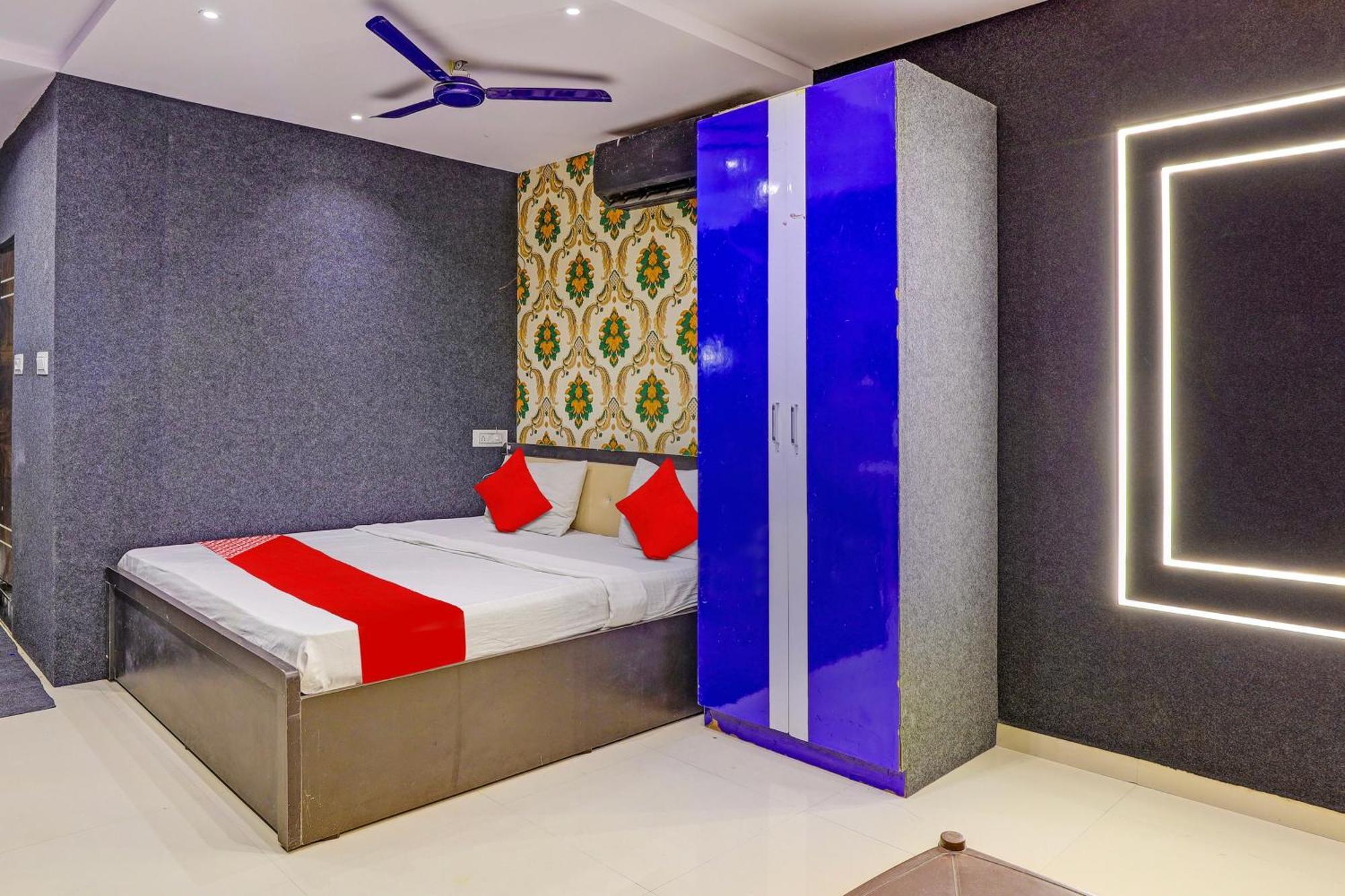 Hotel O Lotus Hotel Сурат Екстер'єр фото