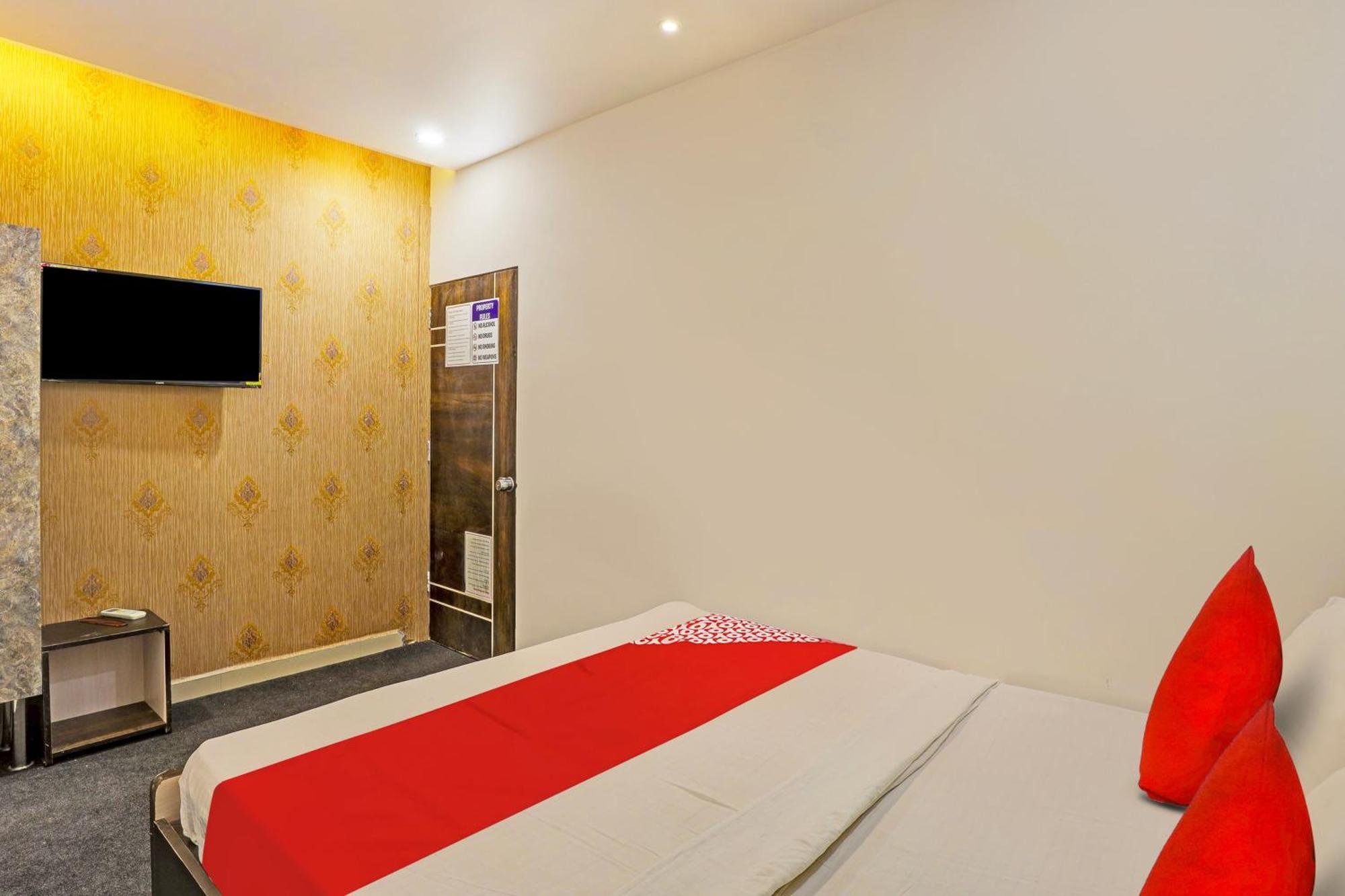 Hotel O Lotus Hotel Сурат Екстер'єр фото