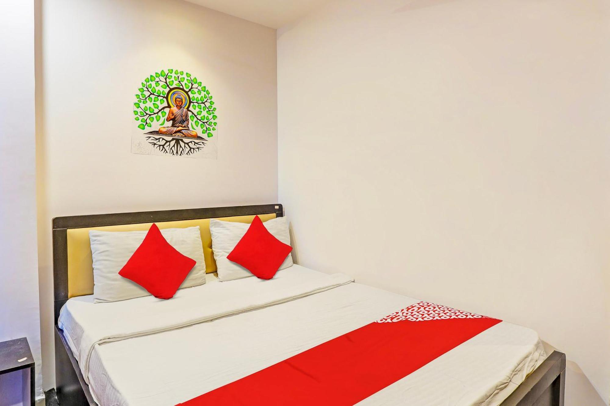 Hotel O Lotus Hotel Сурат Екстер'єр фото
