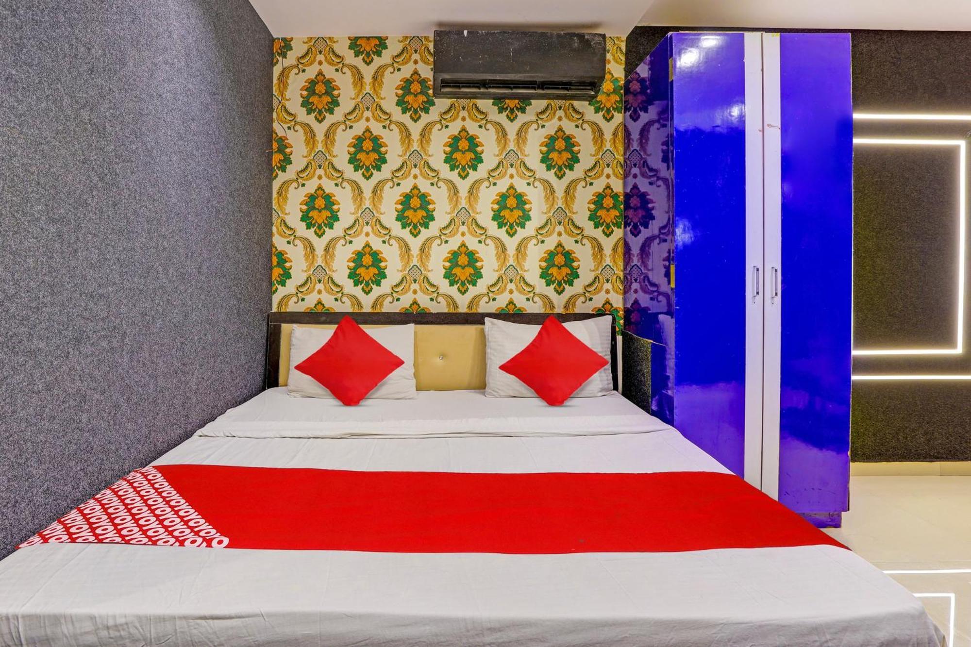 Hotel O Lotus Hotel Сурат Екстер'єр фото